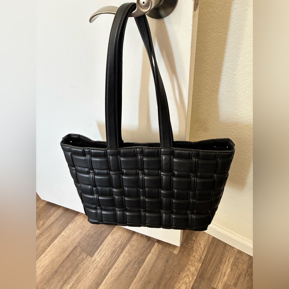 Michael Kors Black Quilted Tote With Wallet! - Picture 5 of 16